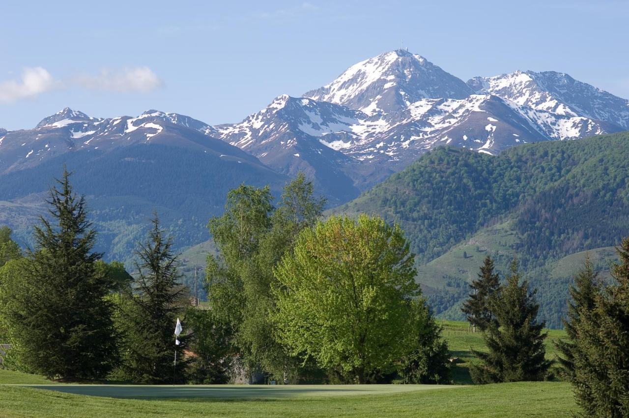 Le Domaine Du Golf Country Club De Bigorre Hotel Pouzac Exterior photo