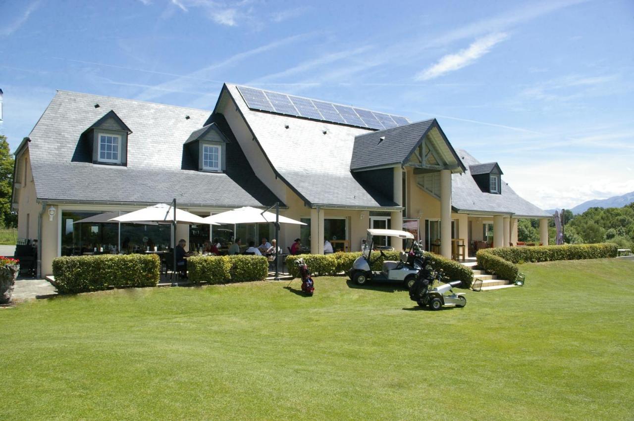 Le Domaine Du Golf Country Club De Bigorre Hotel Pouzac Exterior photo