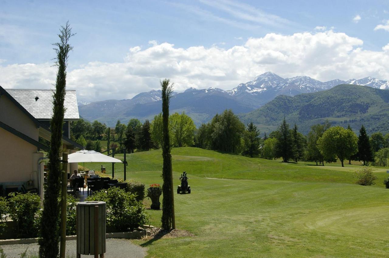 Le Domaine Du Golf Country Club De Bigorre Hotel Pouzac Exterior photo