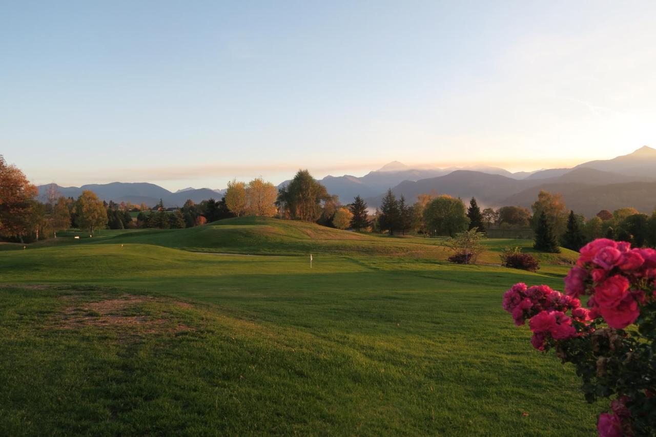 Le Domaine Du Golf Country Club De Bigorre Hotel Pouzac Exterior photo